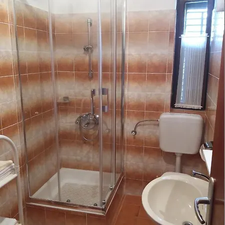 Apartament With Parking Space Banjol, Rab - 16334 Banjol